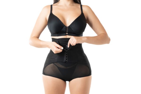 Short Extra Corto con Talle Extra Alto con Cierre Frontal en Blonda